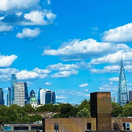 Spacious Room With City Skyline Views Close To London Eye Exterior photo